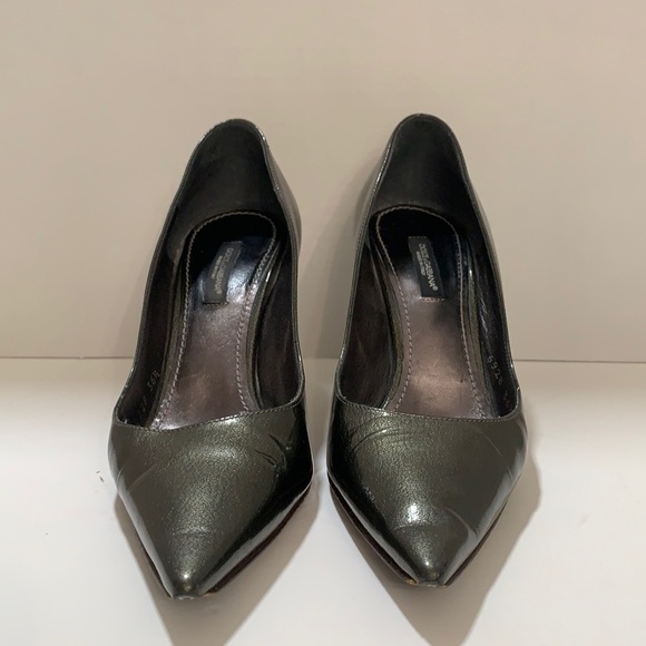 Dolce & Gabbana pointed toe stiletto high heeled pumps. - Picture 8 of 16